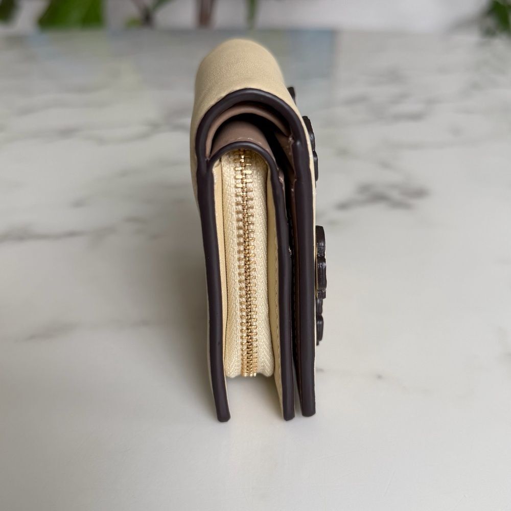 NWOT Coach Snap Wallet with Floral Appliqué in Moonlight Yellow Leather CAP16 - Picture 3 of 12